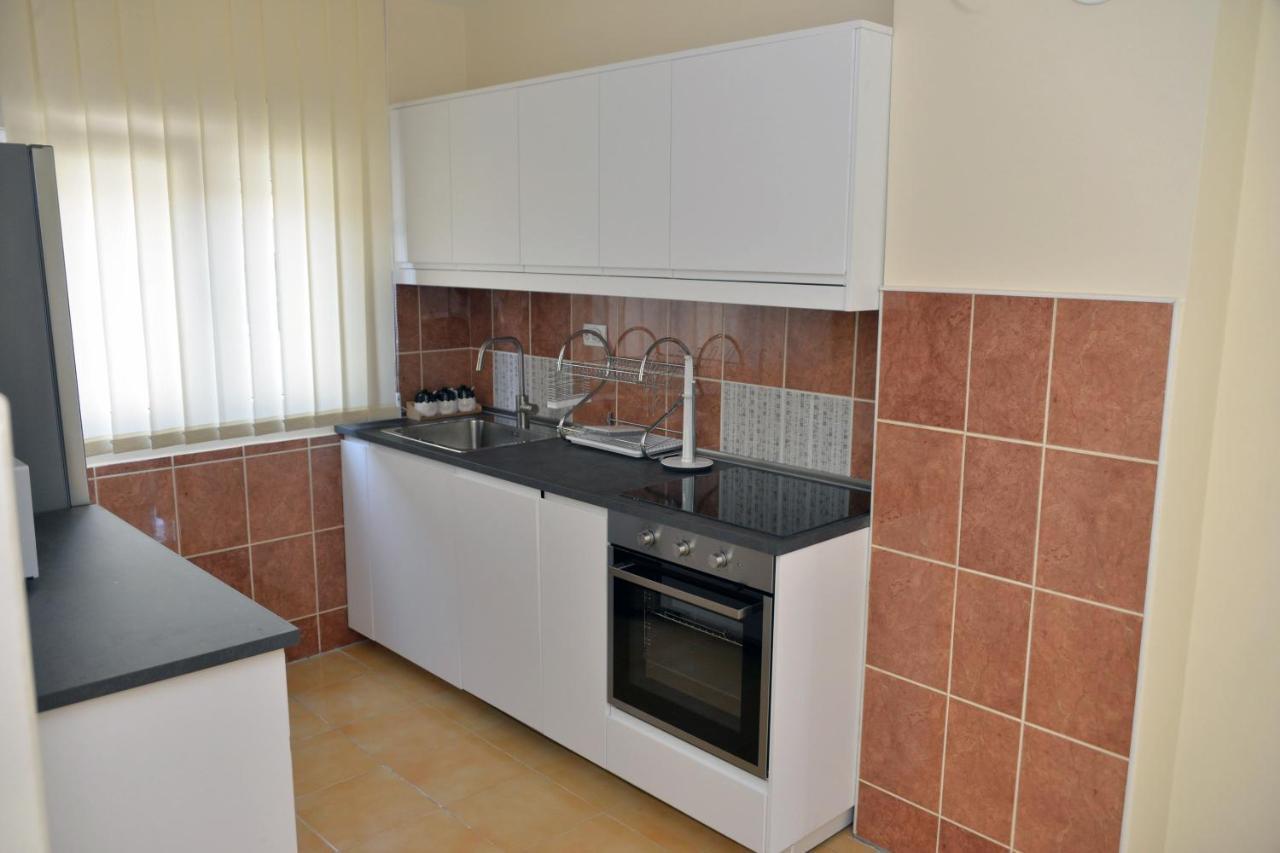 Affordable And Newly Renovated 1-Bedroom Apartment Kraljevo Bagian luar foto