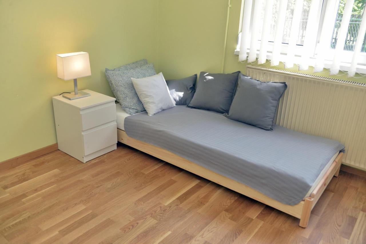 Affordable And Newly Renovated 1-Bedroom Apartment Kraljevo Bagian luar foto